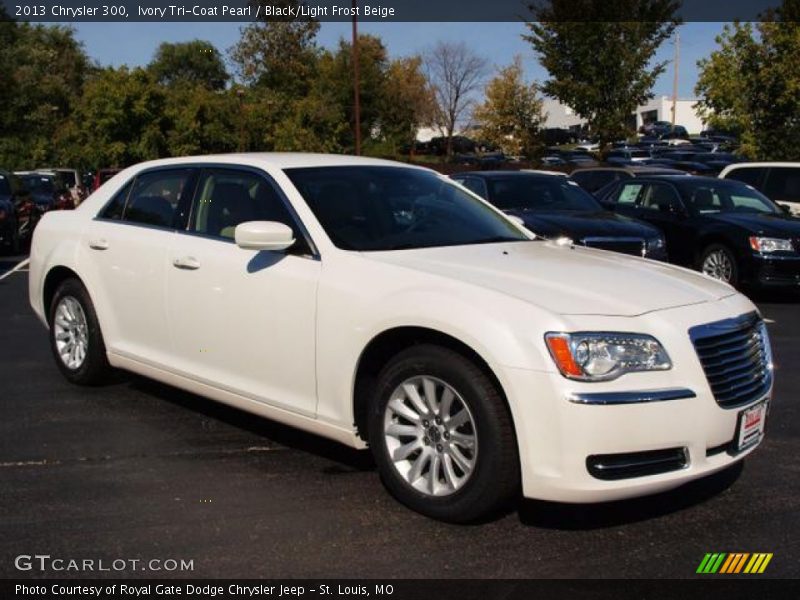 Ivory Tri-Coat Pearl / Black/Light Frost Beige 2013 Chrysler 300