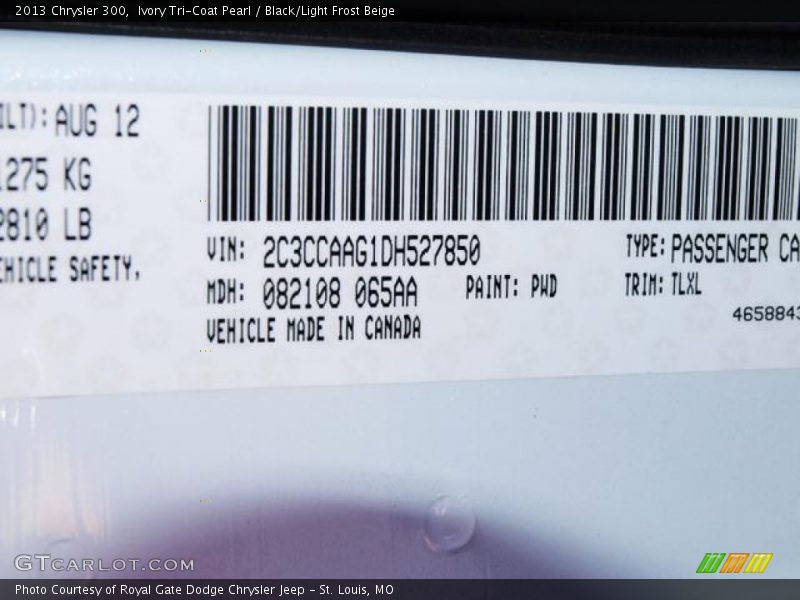 Ivory Tri-Coat Pearl / Black/Light Frost Beige 2013 Chrysler 300