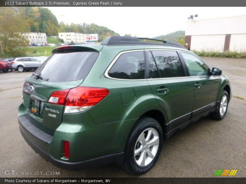 Cypress Green Pearl / Ivory 2013 Subaru Outback 2.5i Premium