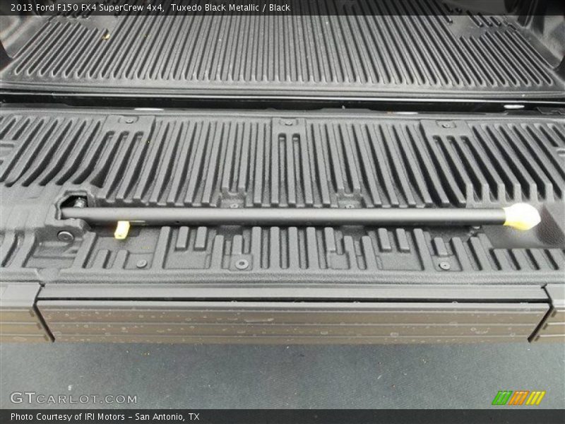 Tuxedo Black Metallic / Black 2013 Ford F150 FX4 SuperCrew 4x4