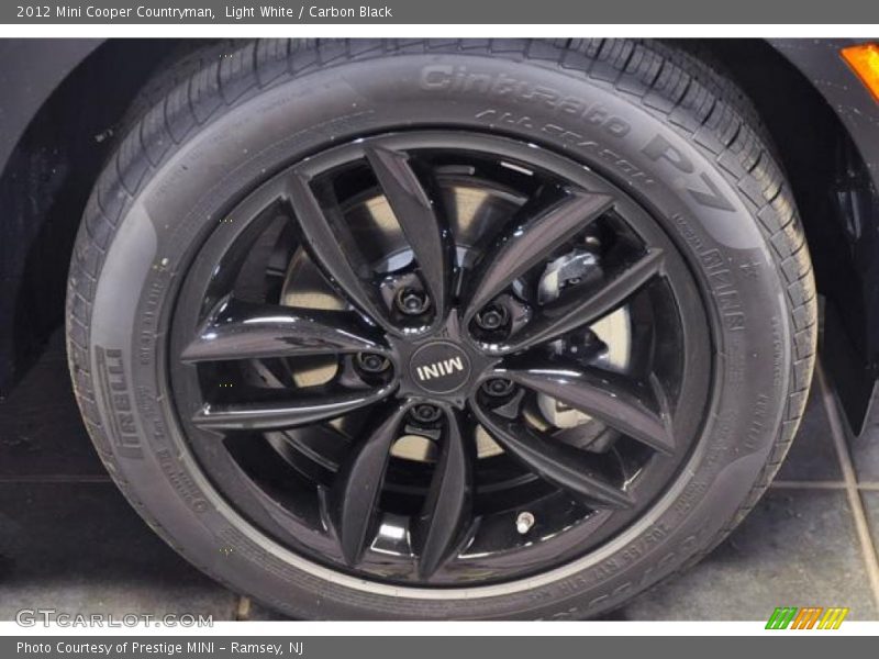 Light White / Carbon Black 2012 Mini Cooper Countryman