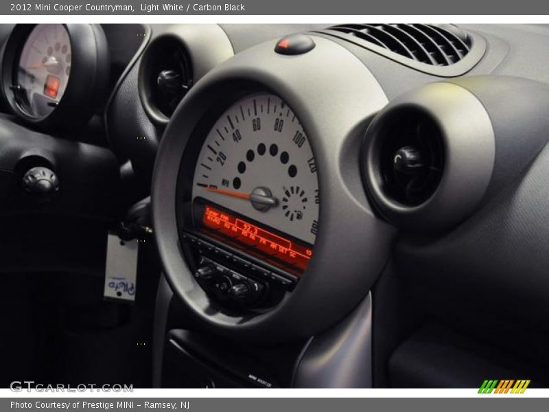 Light White / Carbon Black 2012 Mini Cooper Countryman