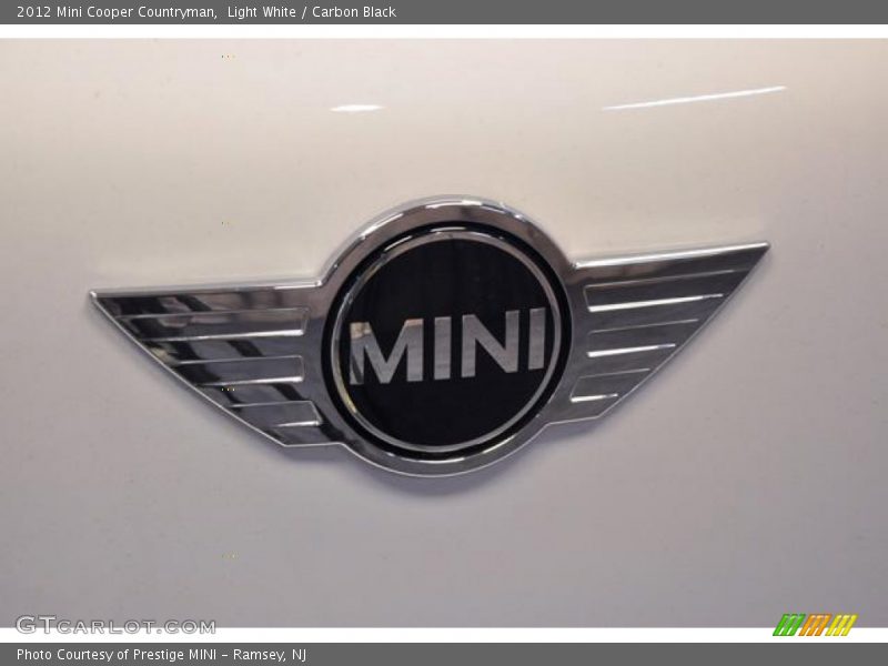 Light White / Carbon Black 2012 Mini Cooper Countryman
