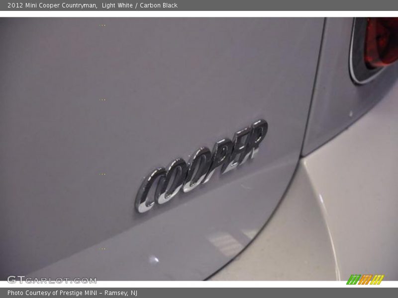 Light White / Carbon Black 2012 Mini Cooper Countryman