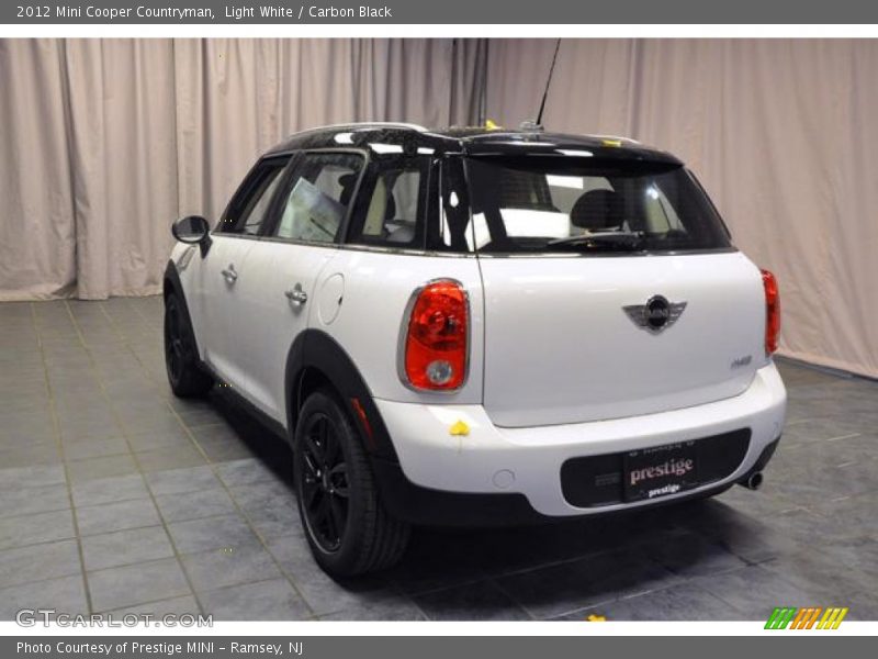 Light White / Carbon Black 2012 Mini Cooper Countryman