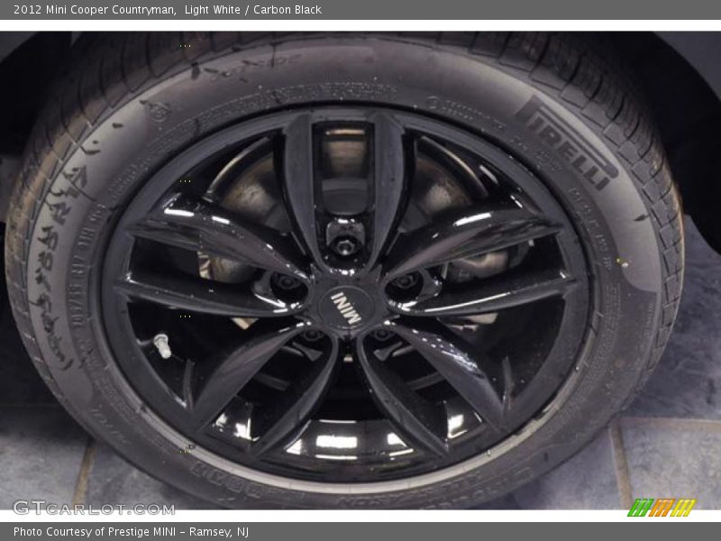 Light White / Carbon Black 2012 Mini Cooper Countryman