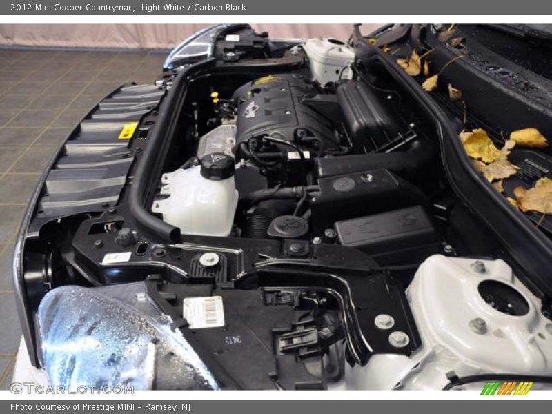 Light White / Carbon Black 2012 Mini Cooper Countryman
