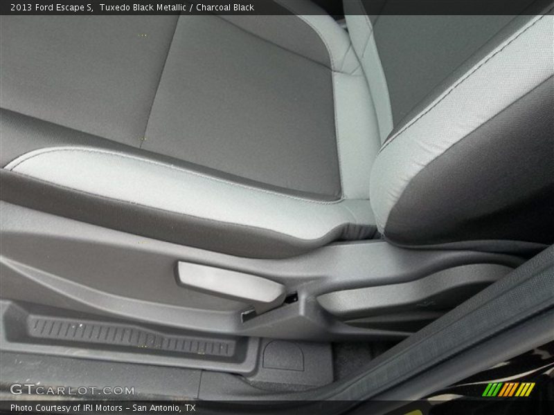 Tuxedo Black Metallic / Charcoal Black 2013 Ford Escape S