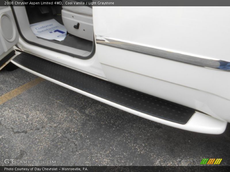 Cool Vanilla / Light Graystone 2008 Chrysler Aspen Limited 4WD