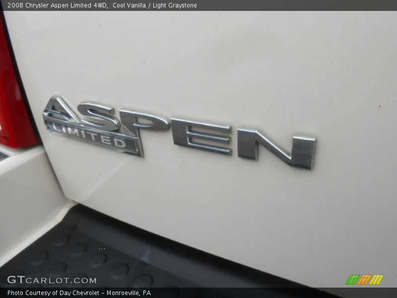Cool Vanilla / Light Graystone 2008 Chrysler Aspen Limited 4WD