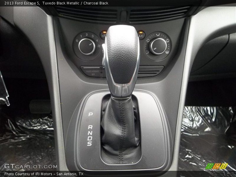 Tuxedo Black Metallic / Charcoal Black 2013 Ford Escape S