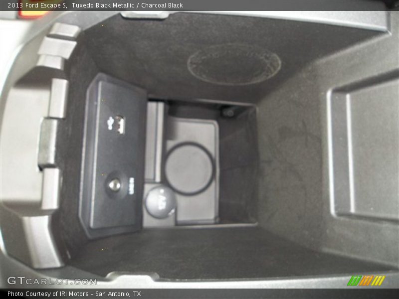 Tuxedo Black Metallic / Charcoal Black 2013 Ford Escape S