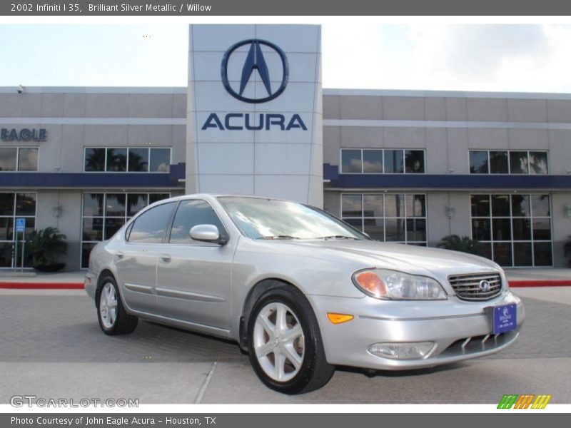 Brilliant Silver Metallic / Willow 2002 Infiniti I 35
