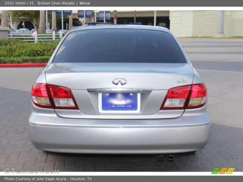 Brilliant Silver Metallic / Willow 2002 Infiniti I 35