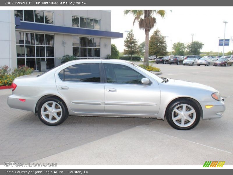 Brilliant Silver Metallic / Willow 2002 Infiniti I 35