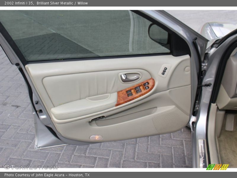 Brilliant Silver Metallic / Willow 2002 Infiniti I 35
