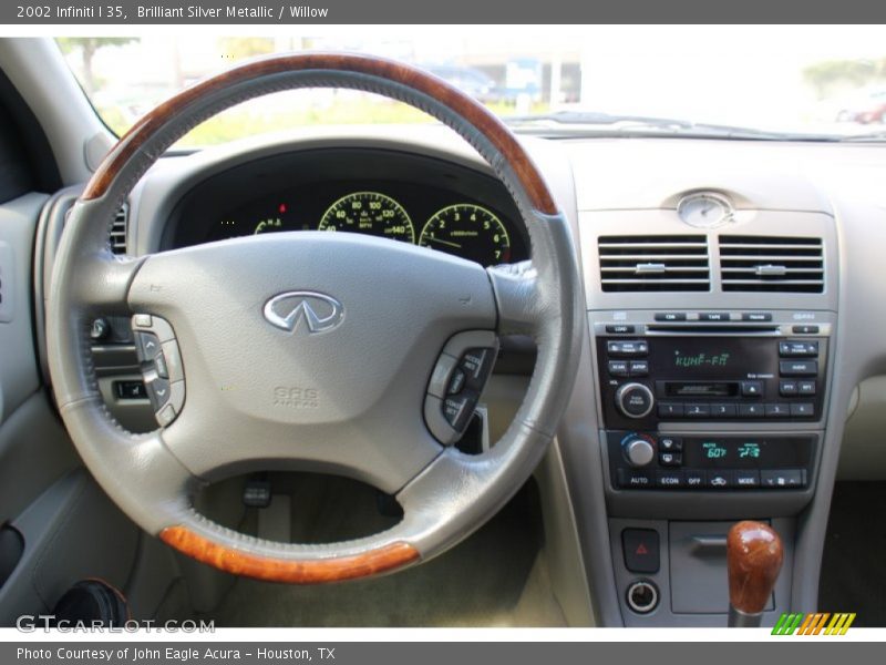 Brilliant Silver Metallic / Willow 2002 Infiniti I 35