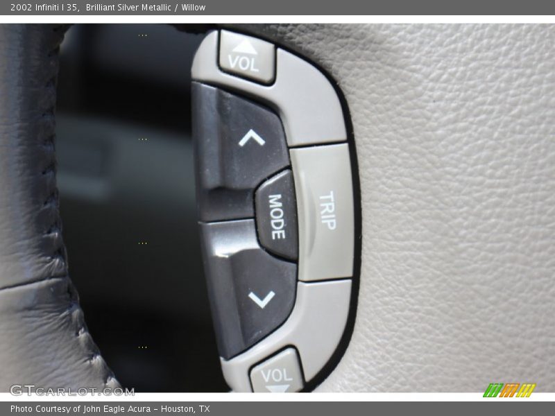 Brilliant Silver Metallic / Willow 2002 Infiniti I 35