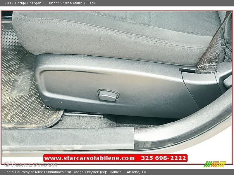 Bright Silver Metallic / Black 2012 Dodge Charger SE