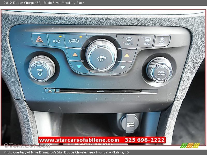 Bright Silver Metallic / Black 2012 Dodge Charger SE