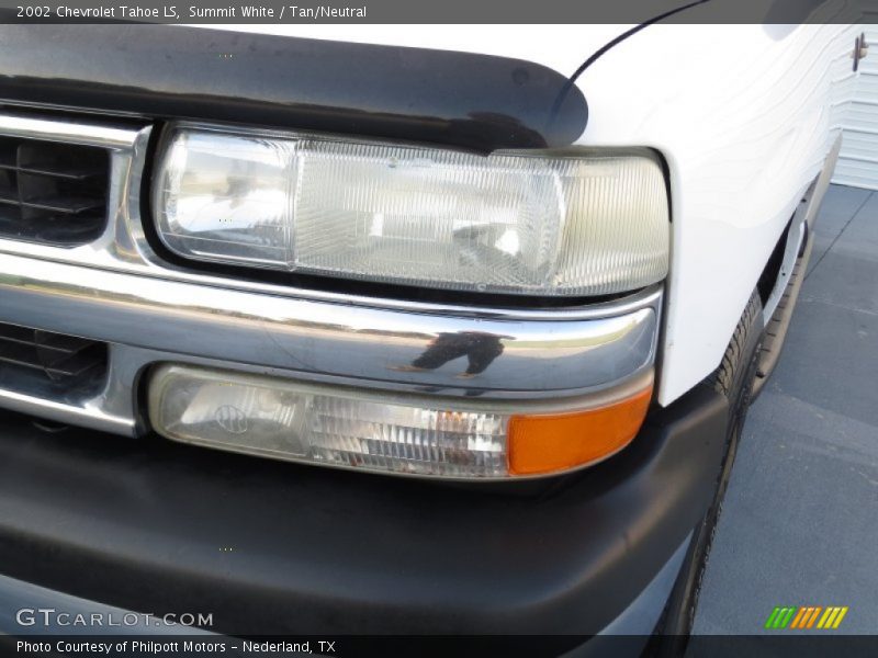 Summit White / Tan/Neutral 2002 Chevrolet Tahoe LS