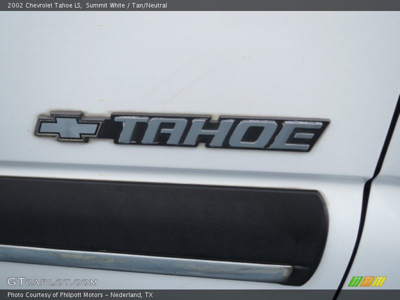 Summit White / Tan/Neutral 2002 Chevrolet Tahoe LS