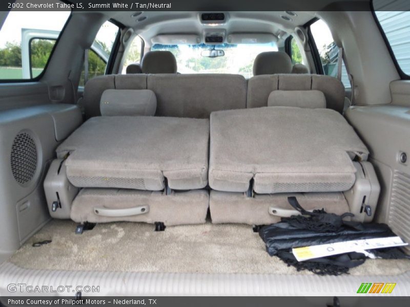 Summit White / Tan/Neutral 2002 Chevrolet Tahoe LS