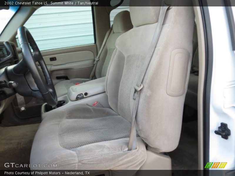 Summit White / Tan/Neutral 2002 Chevrolet Tahoe LS