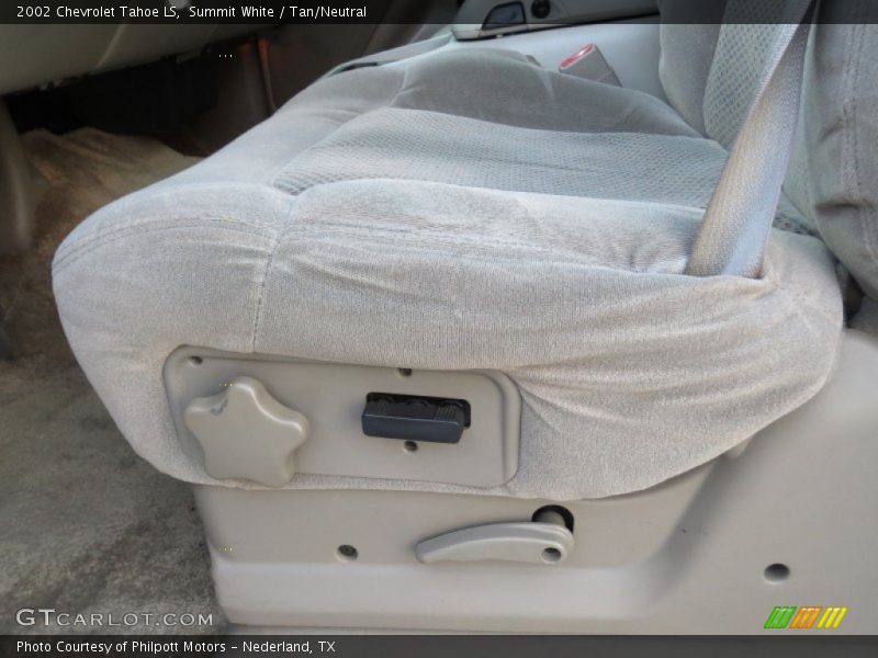 Summit White / Tan/Neutral 2002 Chevrolet Tahoe LS