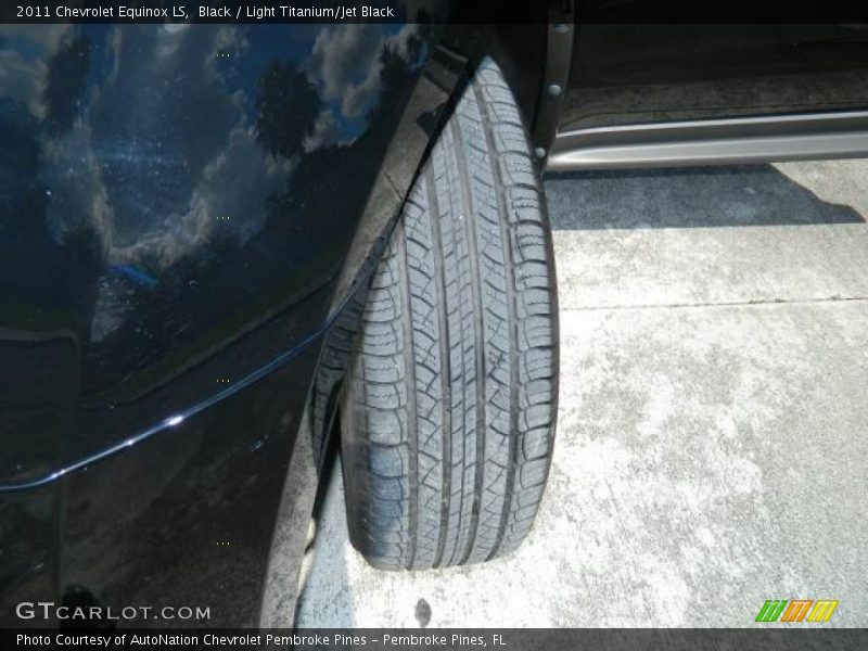 Black / Light Titanium/Jet Black 2011 Chevrolet Equinox LS