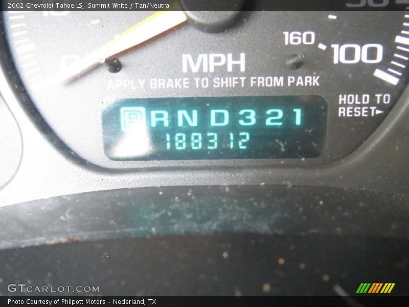 Summit White / Tan/Neutral 2002 Chevrolet Tahoe LS
