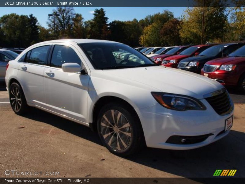 Bright White / Black 2013 Chrysler 200 S Sedan