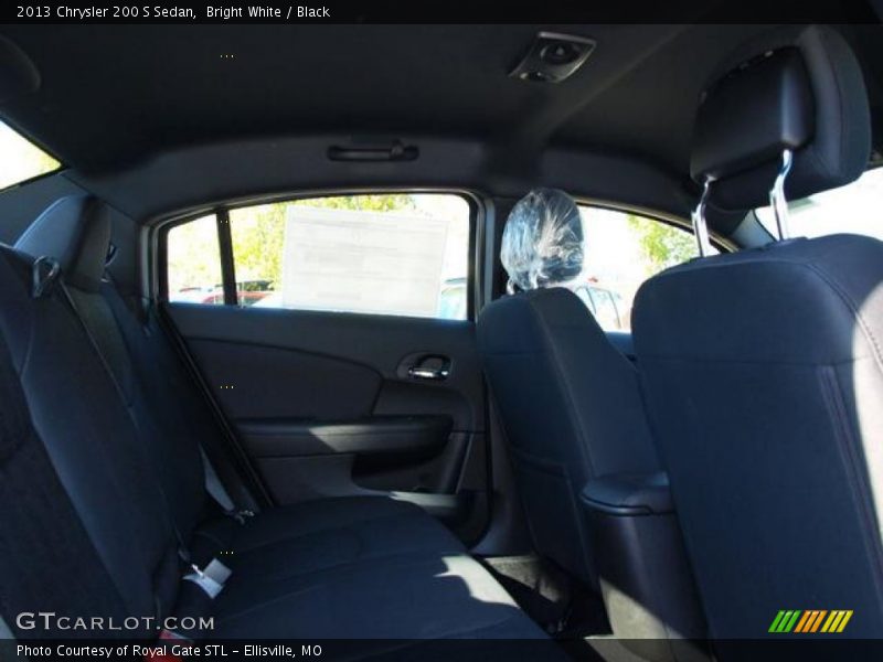 Bright White / Black 2013 Chrysler 200 S Sedan