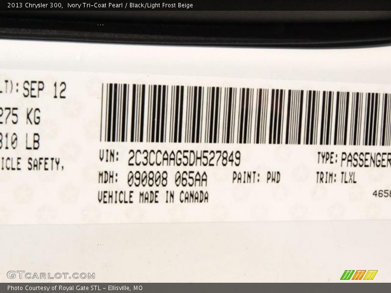 Ivory Tri-Coat Pearl / Black/Light Frost Beige 2013 Chrysler 300