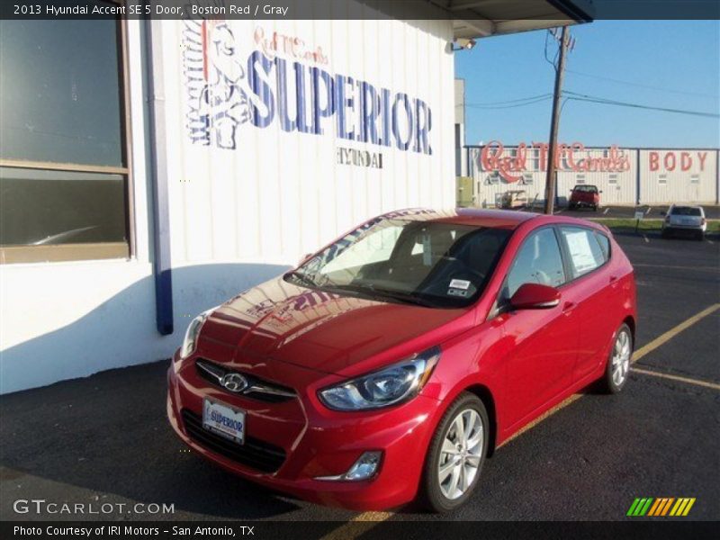 Boston Red / Gray 2013 Hyundai Accent SE 5 Door