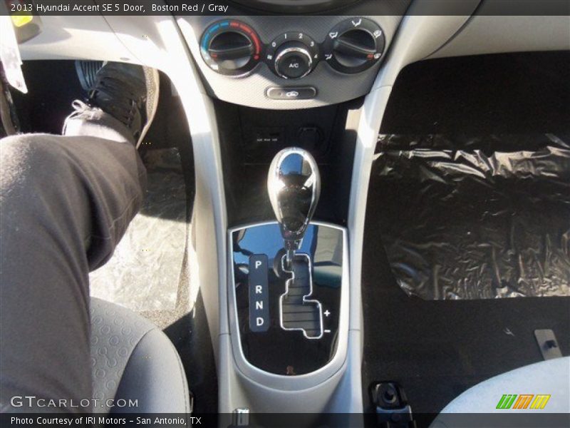 Boston Red / Gray 2013 Hyundai Accent SE 5 Door