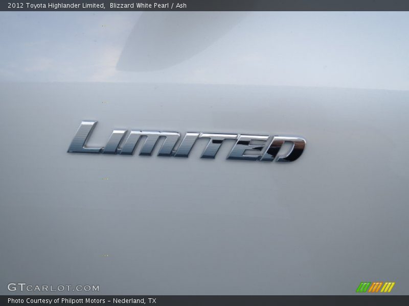 Blizzard White Pearl / Ash 2012 Toyota Highlander Limited