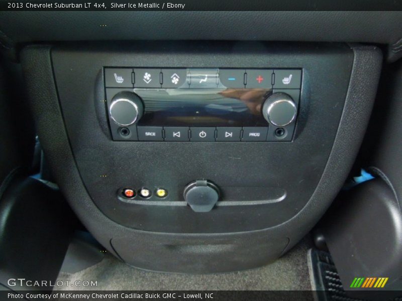 Silver Ice Metallic / Ebony 2013 Chevrolet Suburban LT 4x4