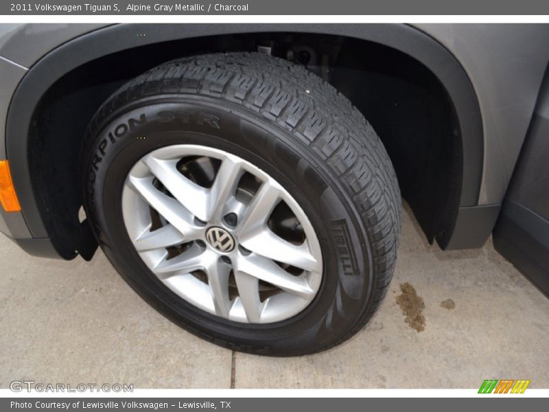 Alpine Gray Metallic / Charcoal 2011 Volkswagen Tiguan S