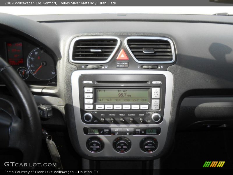 Reflex Silver Metallic / Titan Black 2009 Volkswagen Eos Komfort