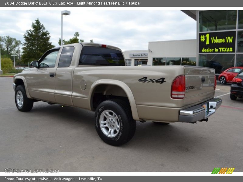 Light Almond Pearl Metallic / Taupe 2004 Dodge Dakota SLT Club Cab 4x4