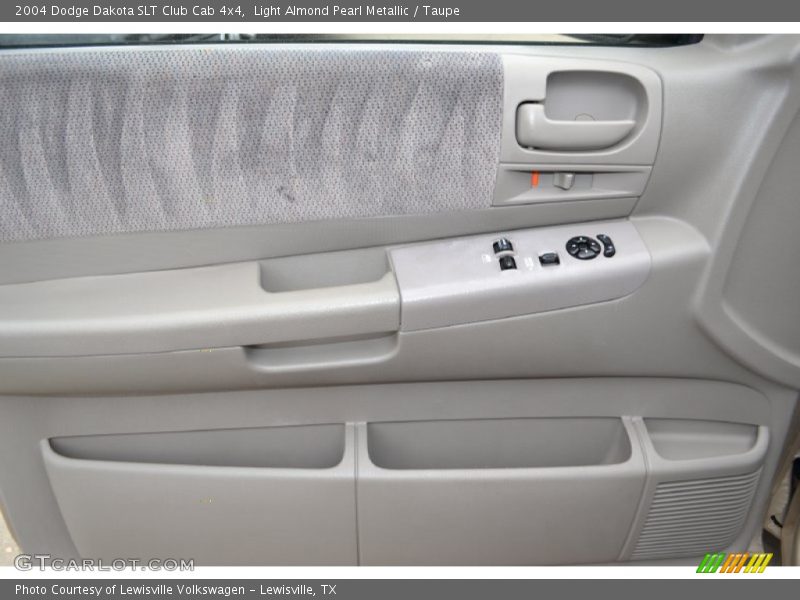 Light Almond Pearl Metallic / Taupe 2004 Dodge Dakota SLT Club Cab 4x4