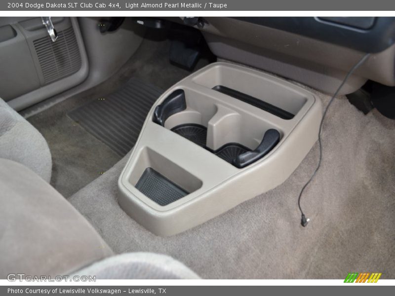Light Almond Pearl Metallic / Taupe 2004 Dodge Dakota SLT Club Cab 4x4