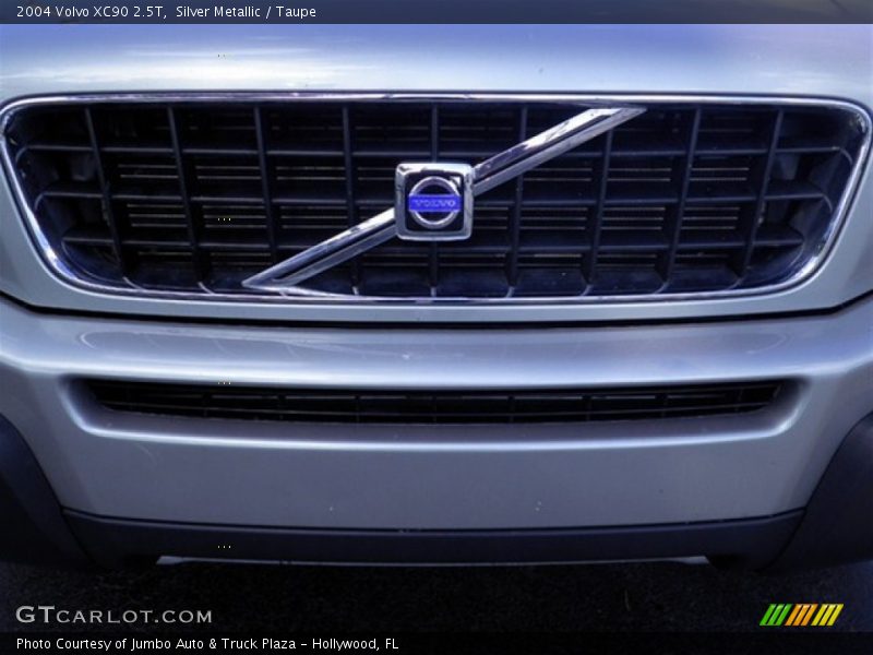 Silver Metallic / Taupe 2004 Volvo XC90 2.5T