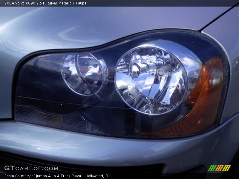 Silver Metallic / Taupe 2004 Volvo XC90 2.5T