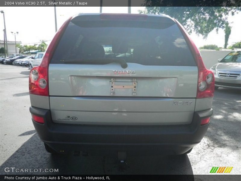 Silver Metallic / Taupe 2004 Volvo XC90 2.5T