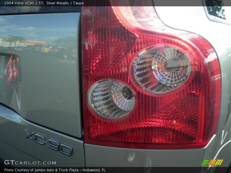 Silver Metallic / Taupe 2004 Volvo XC90 2.5T