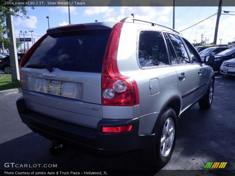 Silver Metallic / Taupe 2004 Volvo XC90 2.5T