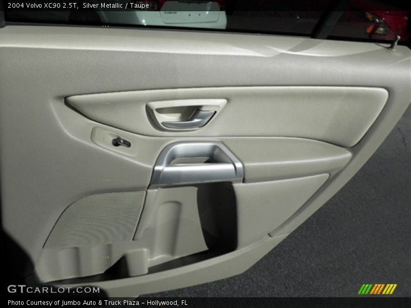 Silver Metallic / Taupe 2004 Volvo XC90 2.5T