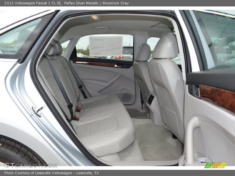 Reflex Silver Metallic / Moonrock Gray 2013 Volkswagen Passat 2.5L SE